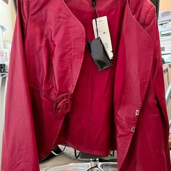 Brand new unused Burgundy Escada Leather Jacket - Picture 3 of 15
